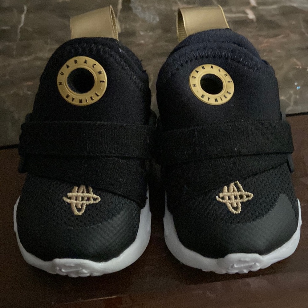 Baby shoes